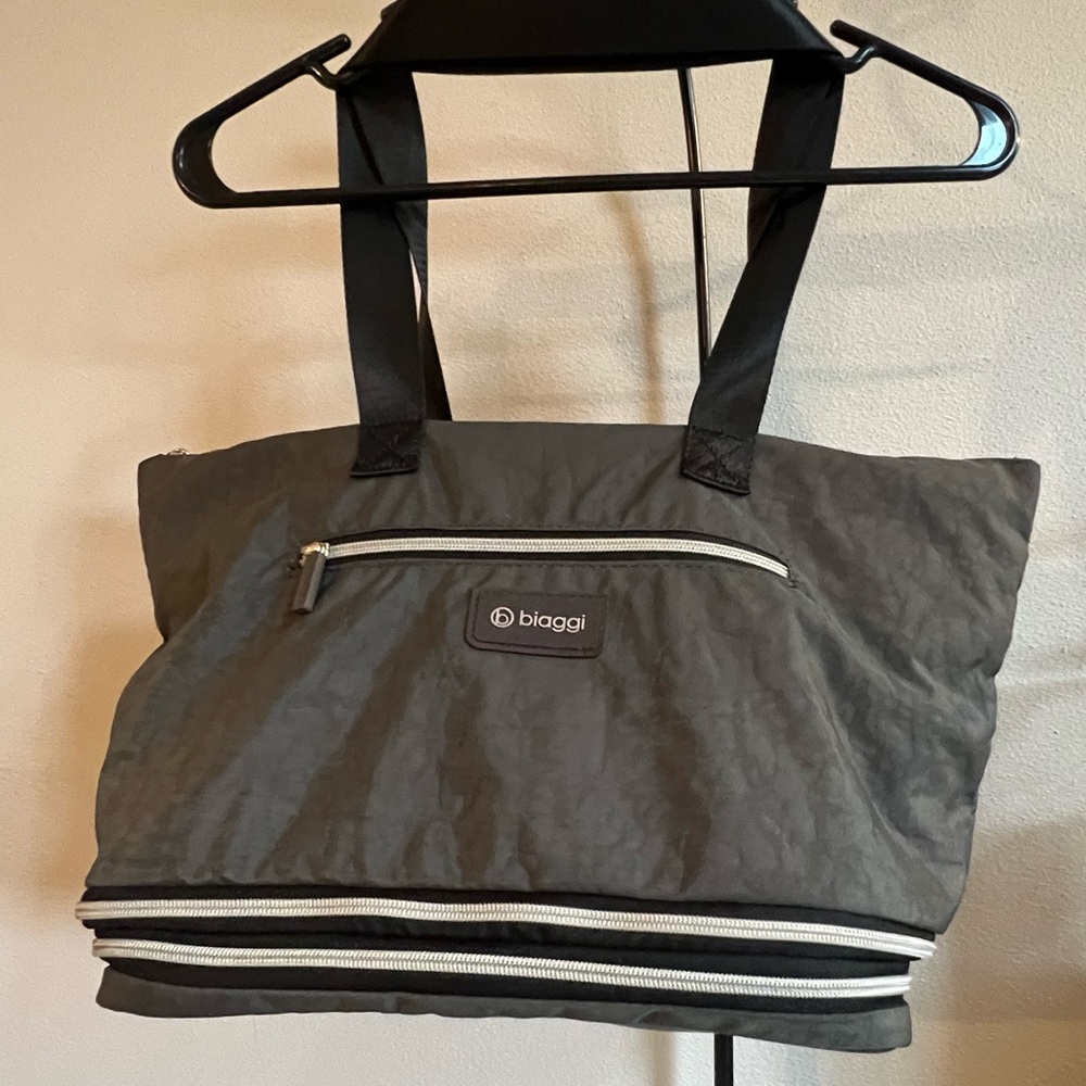 Biaggi Zipsak Boost! Handbag Expands to Travel Tote